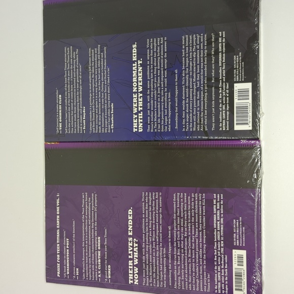 Earth One Volume 1 & 2 - Picture 2 of 5